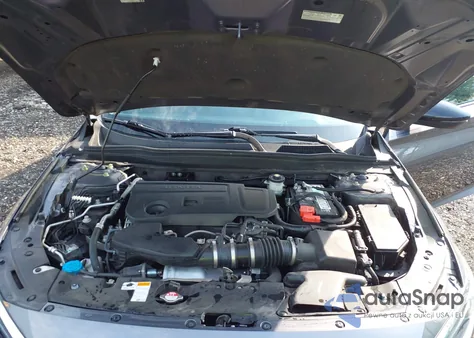 2021 Honda Accord Touring z USA, uszkodzony, nr VIN 1HGCV2F99MA021673